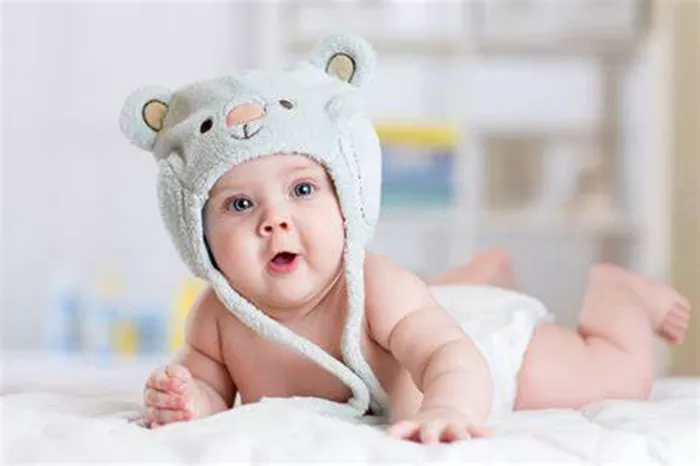 should newborns wear hats